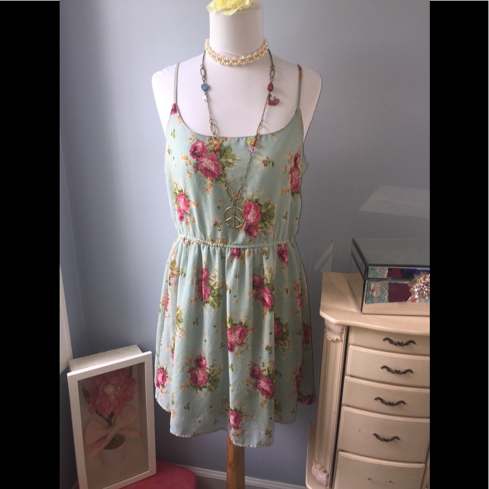 Floral dress 👗🌱🌸